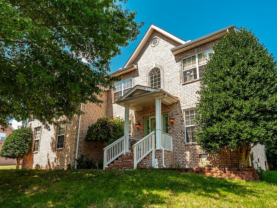 1st image of 100 Castle Ct