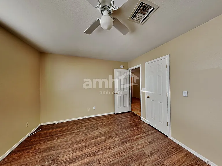 6449 S Iberia Ave — Photo 20