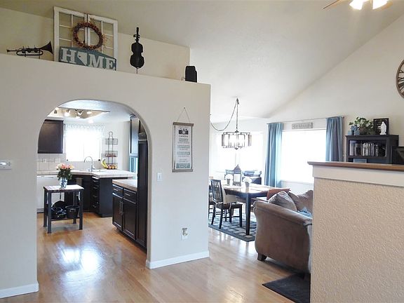 3rd image of 1896 Rankin Dr
