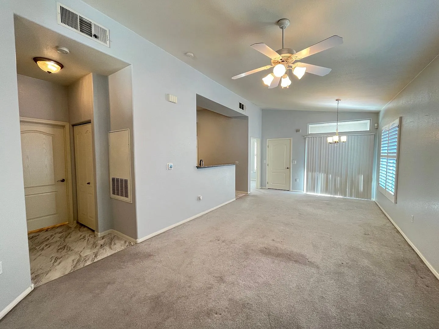 Lovely 2 Bed 2 Bath Condo in Henderson! — Photo 4