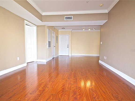 5th image of 204 E South St Unit 4052