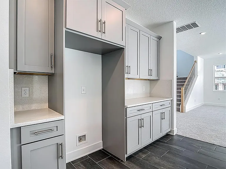 410 S West Shore Blvd — Photo 26