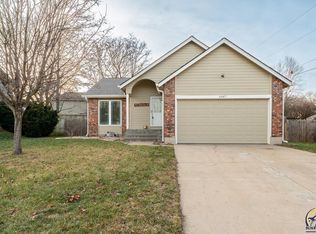 3347 SW Timberlake Ln, Topeka, KS 66614