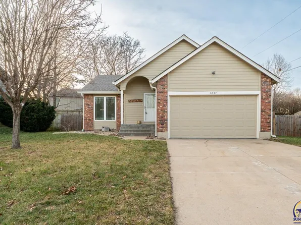 3347 SW Timberlake Ln, Topeka, KS 66614