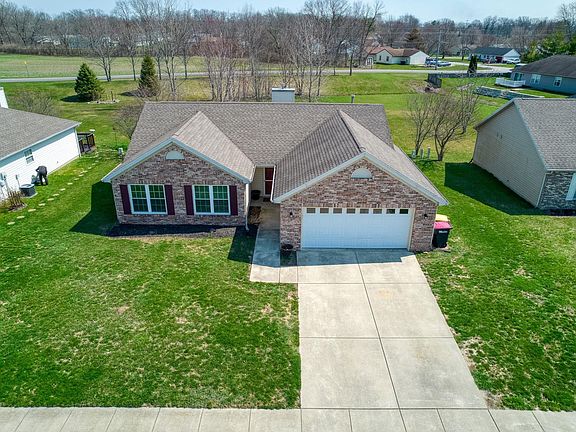 2nd image of 647 Marquis Cir