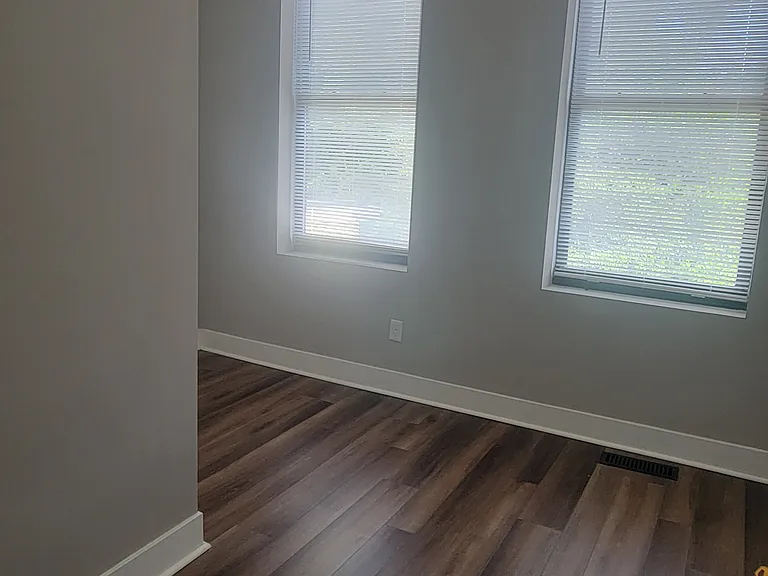 442 Dayton St — Photo 12