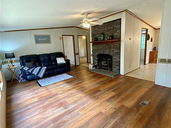 3rd image of 2399 Spicewood Rd