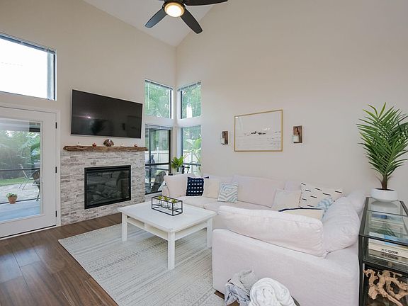 2nd image of 623 Selva Lakes Cir