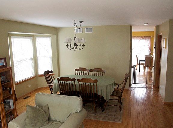 3rd image of 1623 Orchard Ct