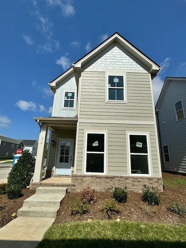 3 bed, 2.5 bath, 1619 sqft, $2,600 — Photo 1
