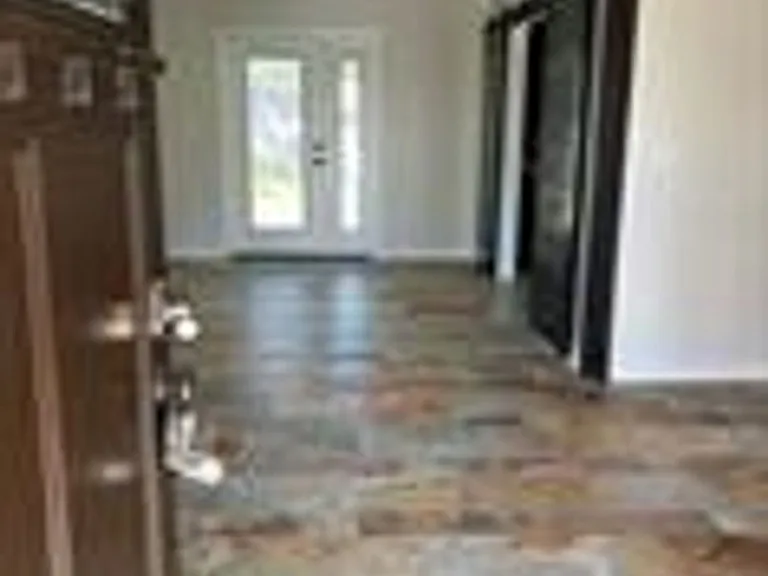 1009 Kenningston St — Photo 4