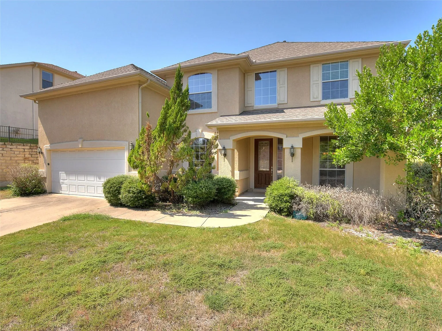 5 bed, 3.5 bath, 3552 sqft, $3,995 — Photo 2