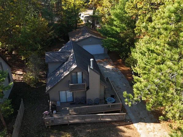 1733 N Lakeview Dr, Mears, MI 49436
