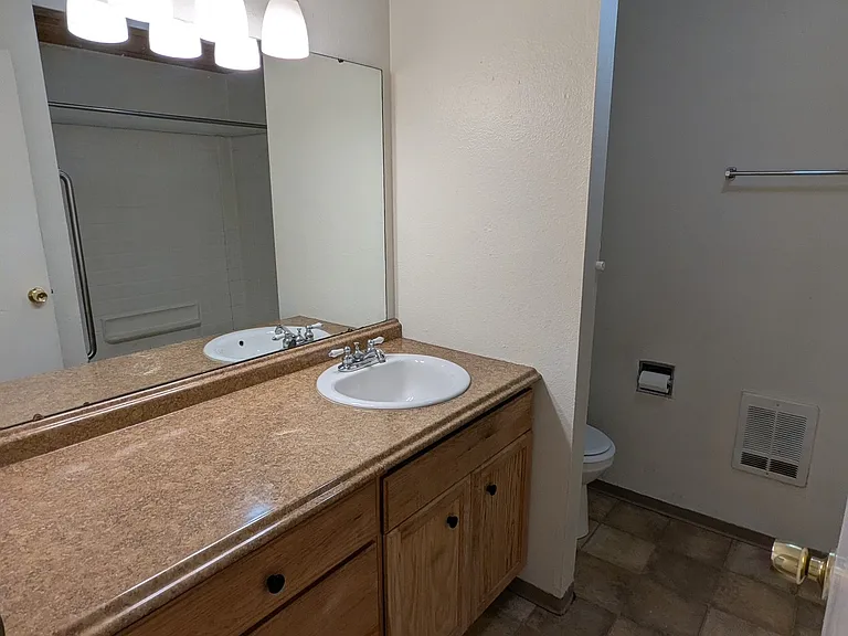 324 S Constitution Ave #1 — Photo 6