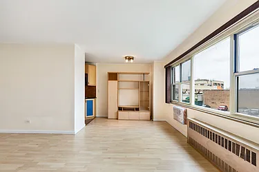 Sold by Thomas Lipovetsky, LREB