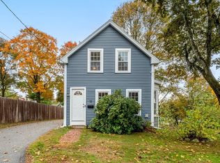 13 Washington Ave, Stoneham, MA 02180