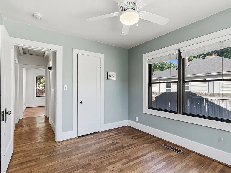 2034 S Broxon St — Photo 20