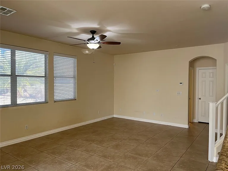 10325 Denman St — Photo 7