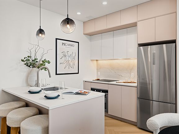 4th image of 34-16 38th St #5505