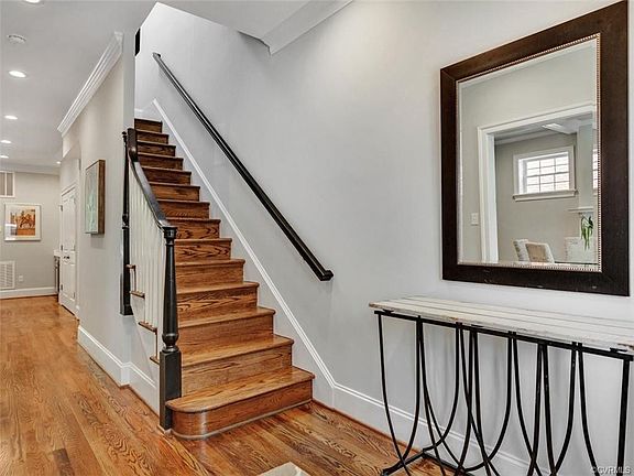 4th image of 517 W Belmont Ave