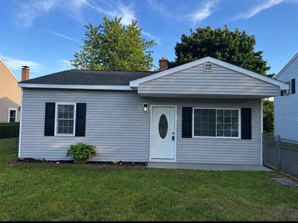 1st image of 27 Dubois St