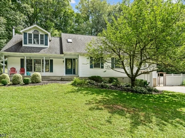 6 Wood Dale Ct, Vernon Twp., NJ 07461