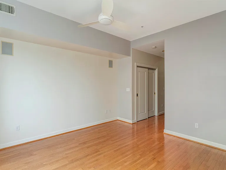 112 5th St SE #3D — Photo 20
