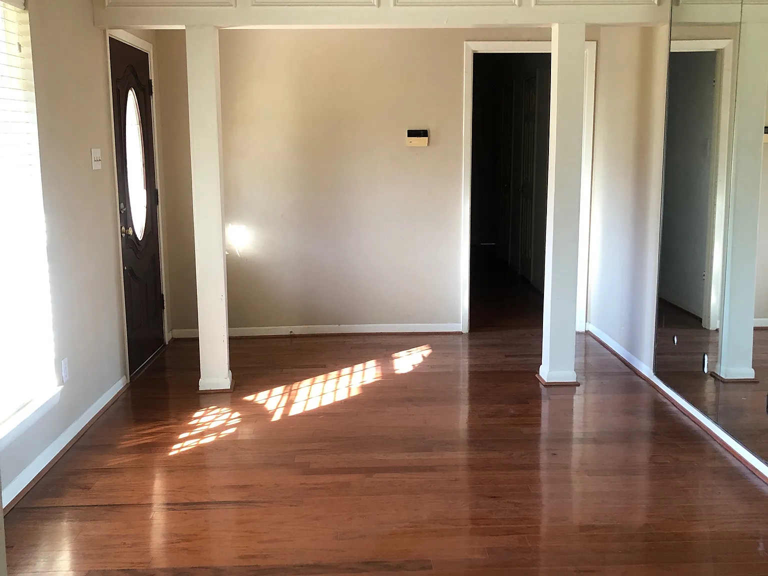 3 bed, 2300 sqft, $1,975 — Photo 2