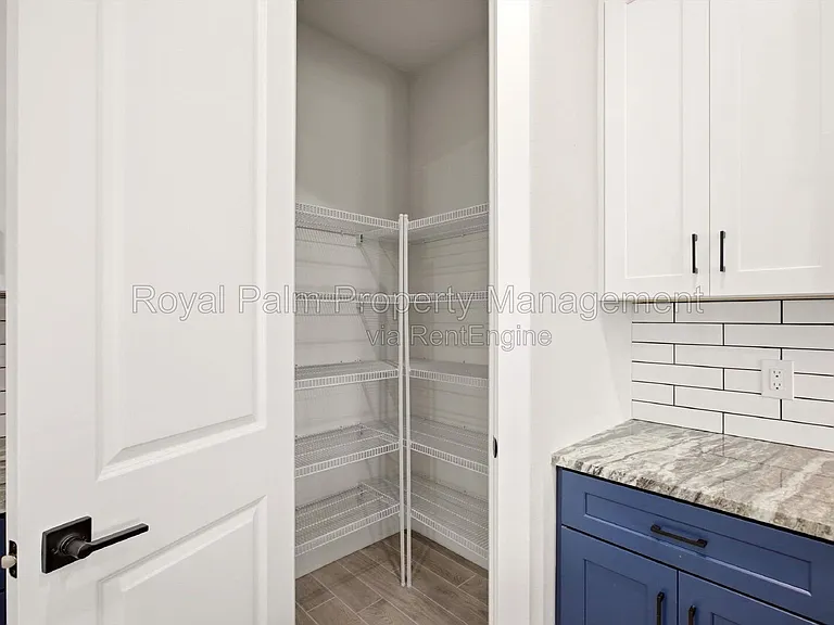 3750 NE 13th Ave — Photo 13