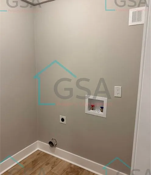 694 Saxon Ave — Photo 11