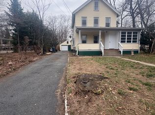 14 S Highwood Ave, Glen Rock, NJ 07452