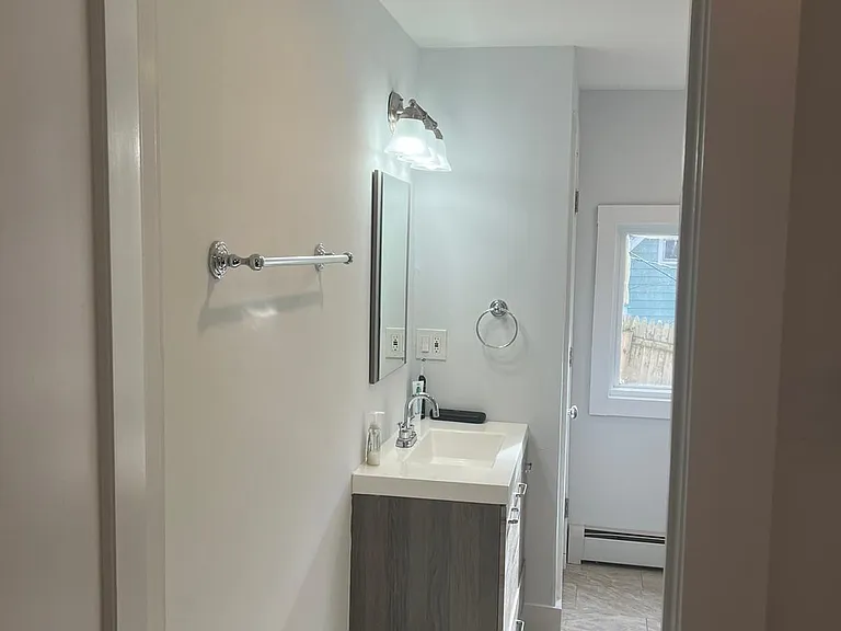 75 Manor Rd — Photo 15