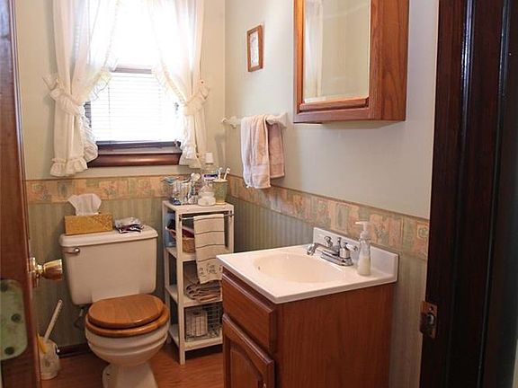 3rd image of 106 Hidden Creek Ln