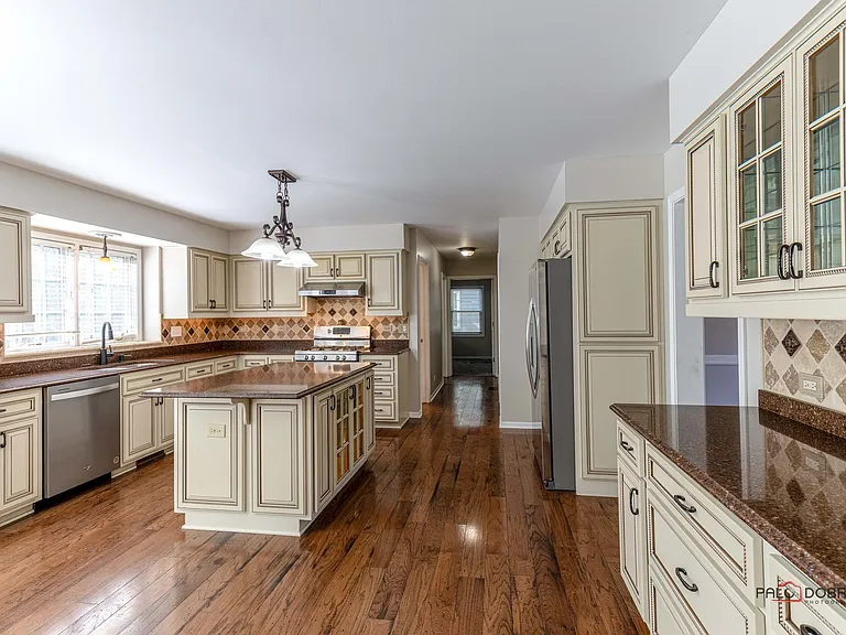 1214 Shoreline Dr — Photo 12
