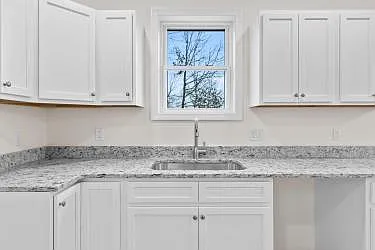 455R Sherman Ave — Photo 2