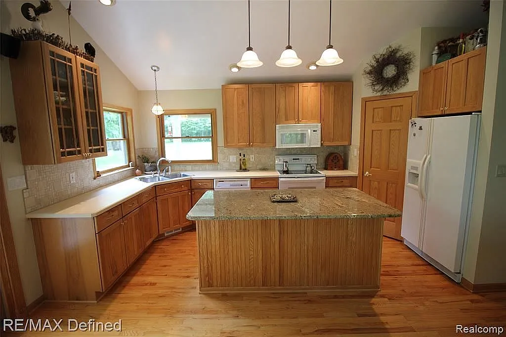 480 Oxbow Lake Rd photo 1