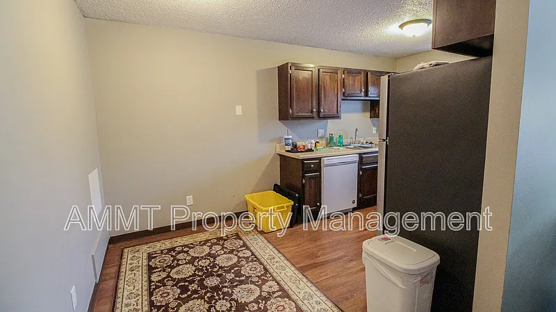 2 bed, 1.0 bath, 800 sqft, $1,250 — Photo 3