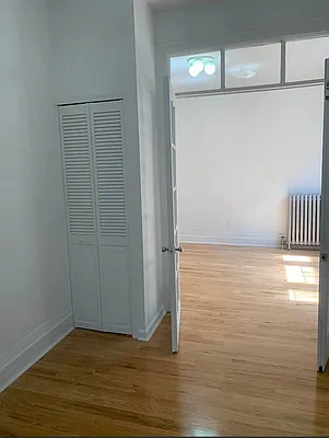 Rented by M.Grossman R.E. Management | media 6