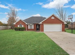 93 Summit Cir, Durant, OK 74701
