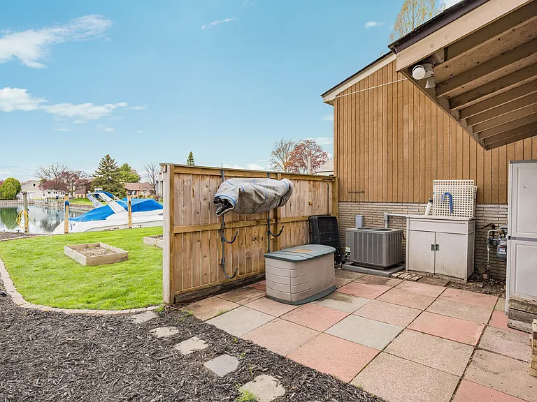 38027 Mallast St — Photo 31
