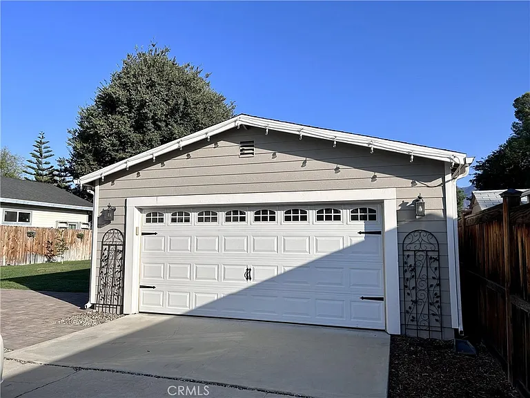 925 El Dorado St — Photo 11