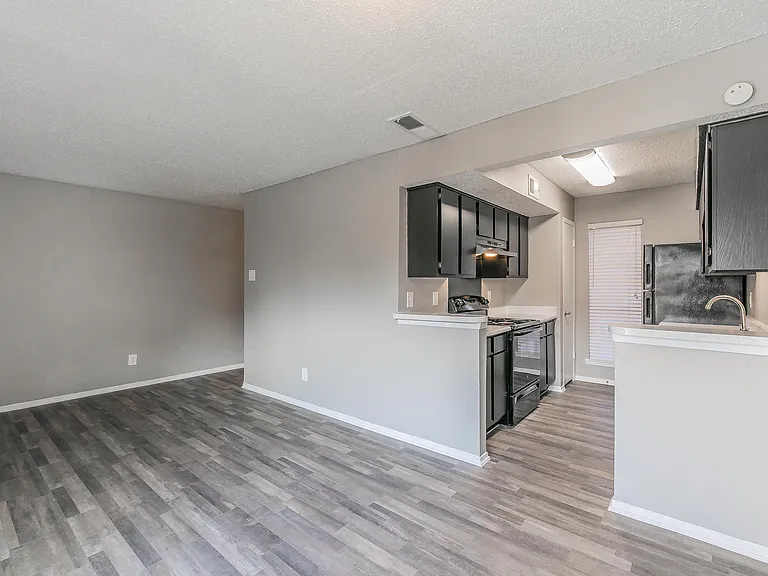 Station 121 at Town Center Apartments — Photo 146