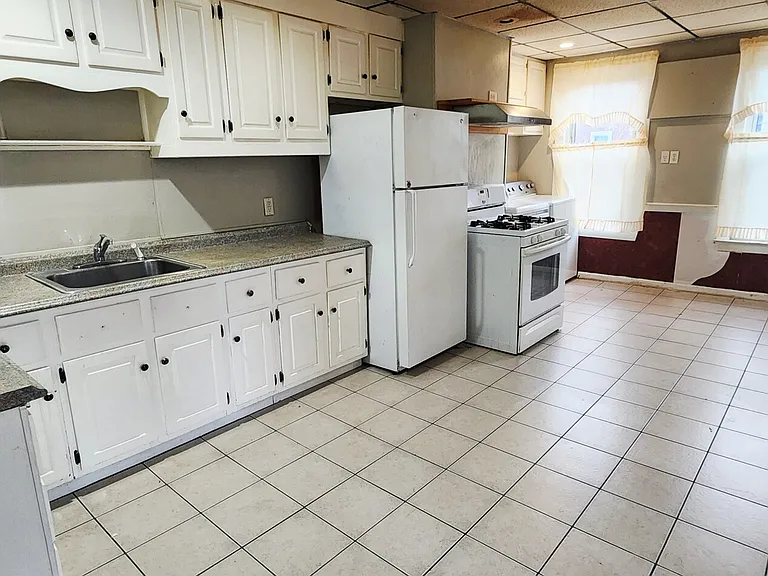 132 Bremen St #2 — Photo 2