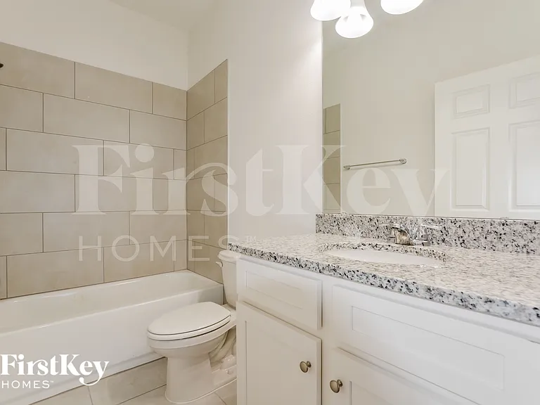1256 Spokane Point — Photo 14