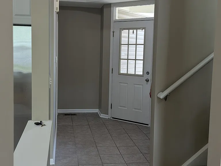 2808 Rutland Cir — Photo 3
