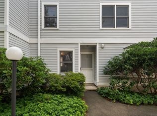 55 Mill Plain Rd UNIT 31-2, Danbury, CT 06810