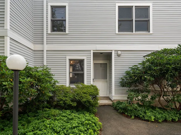 55 Mill Plain Road #31-2, Danbury, CT 06811