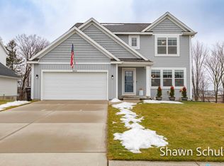 3823 Elm Ridge Dr, Holland, MI 49424