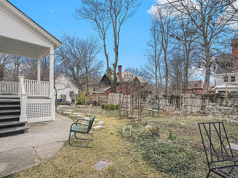 231 Paris Ave SE #4 — Photo 5