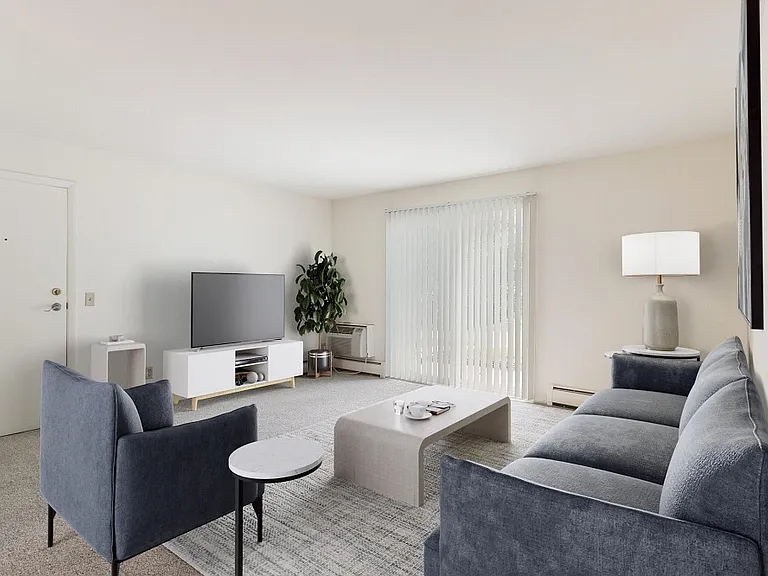 Monona Village Apartments — Photo 9